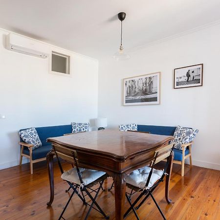 White & Blue Vintage Home In Graca 리스본 외부 사진
