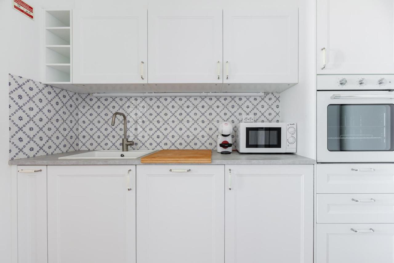 White & Blue Vintage Home In Graca 리스본 외부 사진