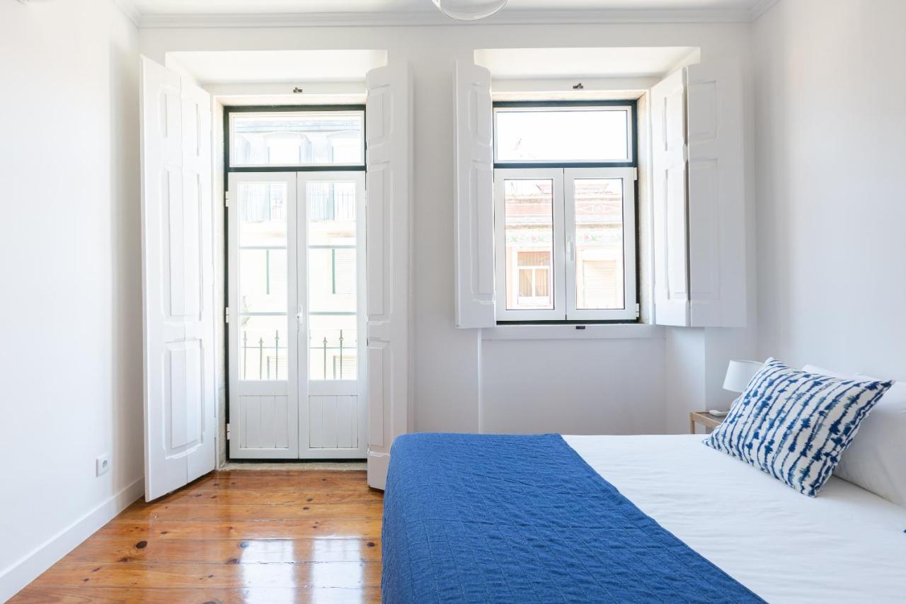 White & Blue Vintage Home In Graca 리스본 외부 사진