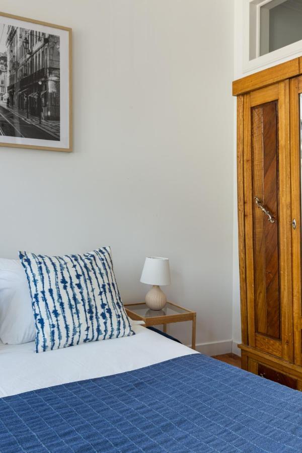 White & Blue Vintage Home In Graca 리스본 외부 사진