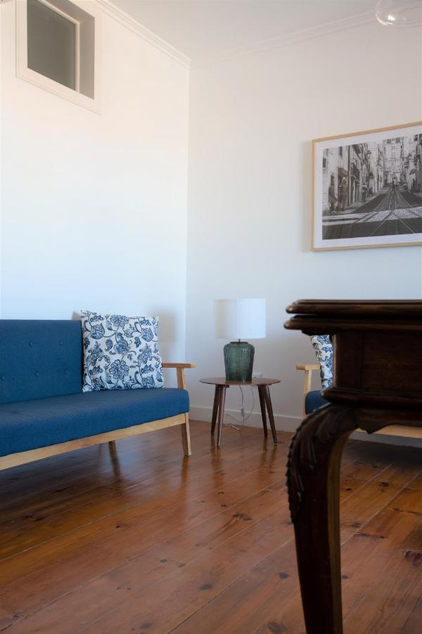 White & Blue Vintage Home In Graca 리스본 외부 사진
