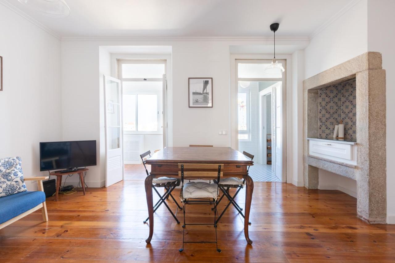White & Blue Vintage Home In Graca 리스본 외부 사진
