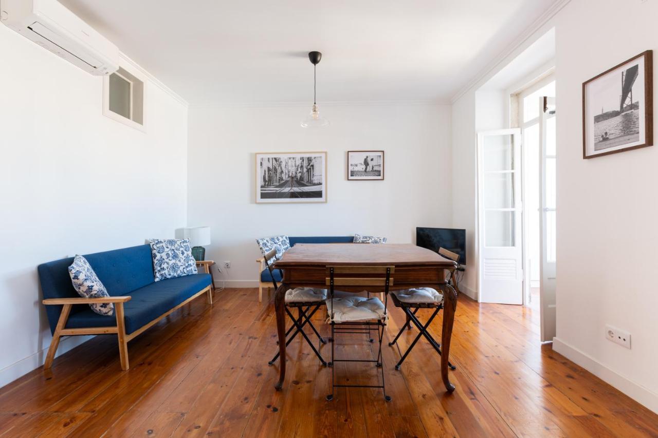 White & Blue Vintage Home In Graca 리스본 외부 사진